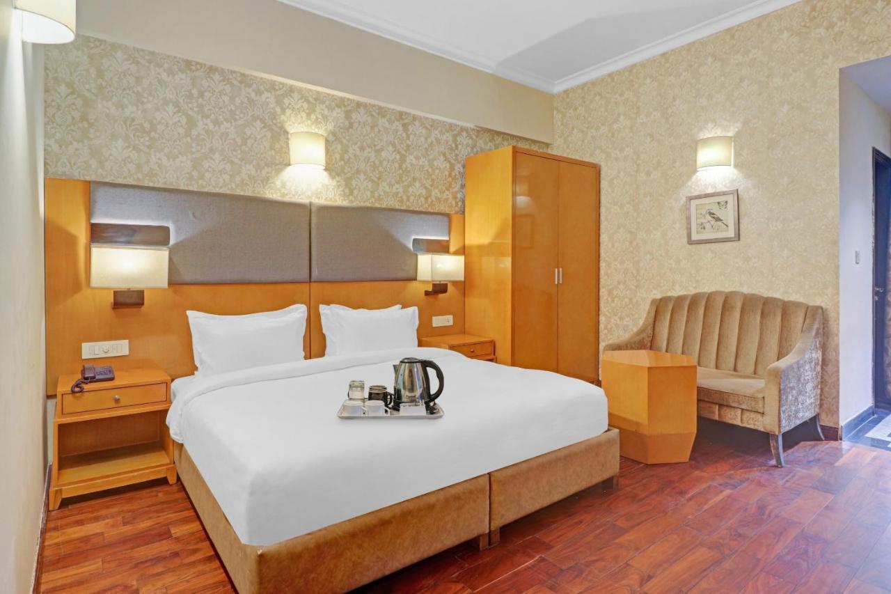 Oyo Townhouse 934 L'Elegant Hotel & Banquetby Ace Manor 加济阿巴德 外观 照片