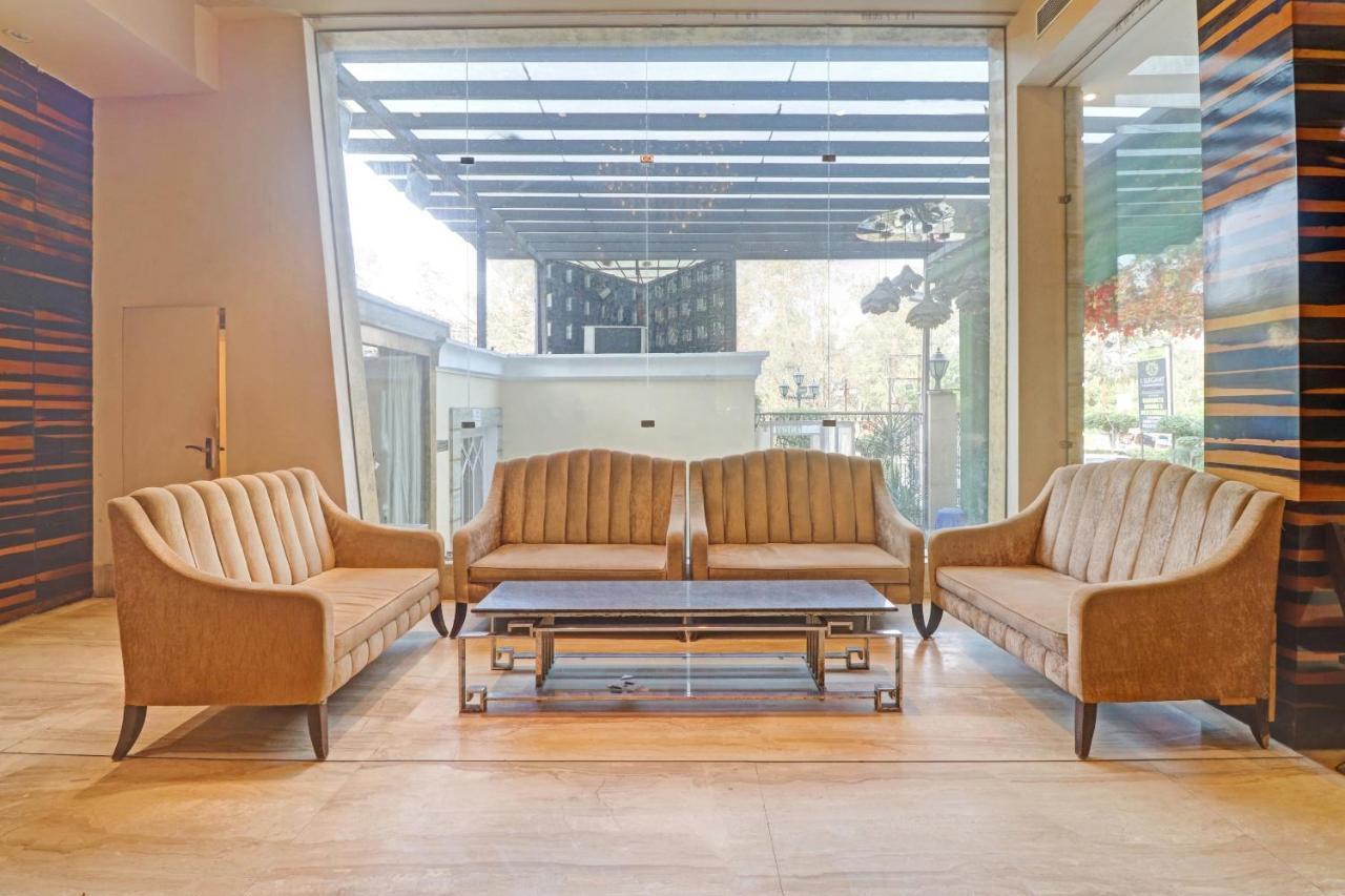 Oyo Townhouse 934 L'Elegant Hotel & Banquetby Ace Manor 加济阿巴德 外观 照片