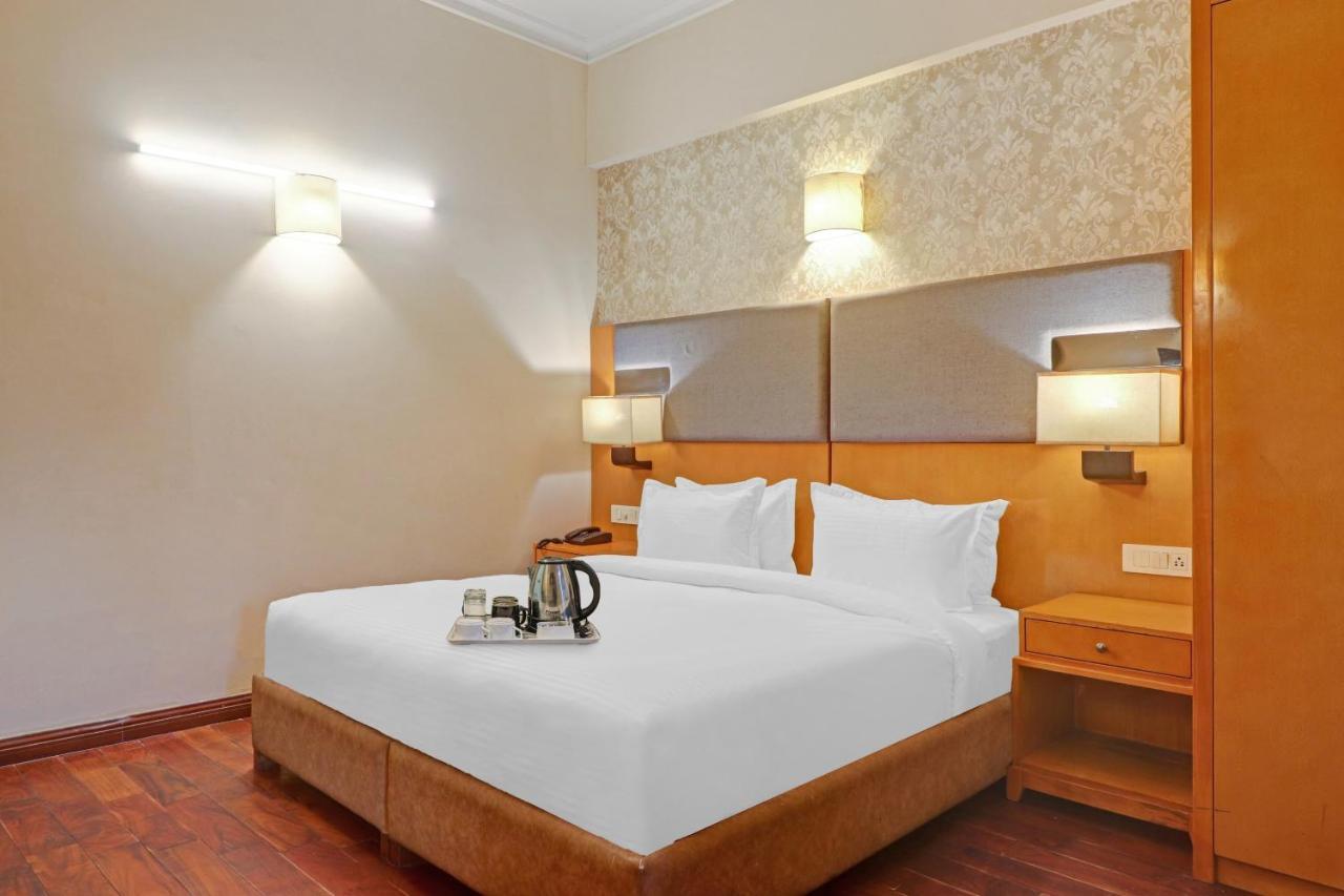 Oyo Townhouse 934 L'Elegant Hotel & Banquetby Ace Manor 加济阿巴德 外观 照片