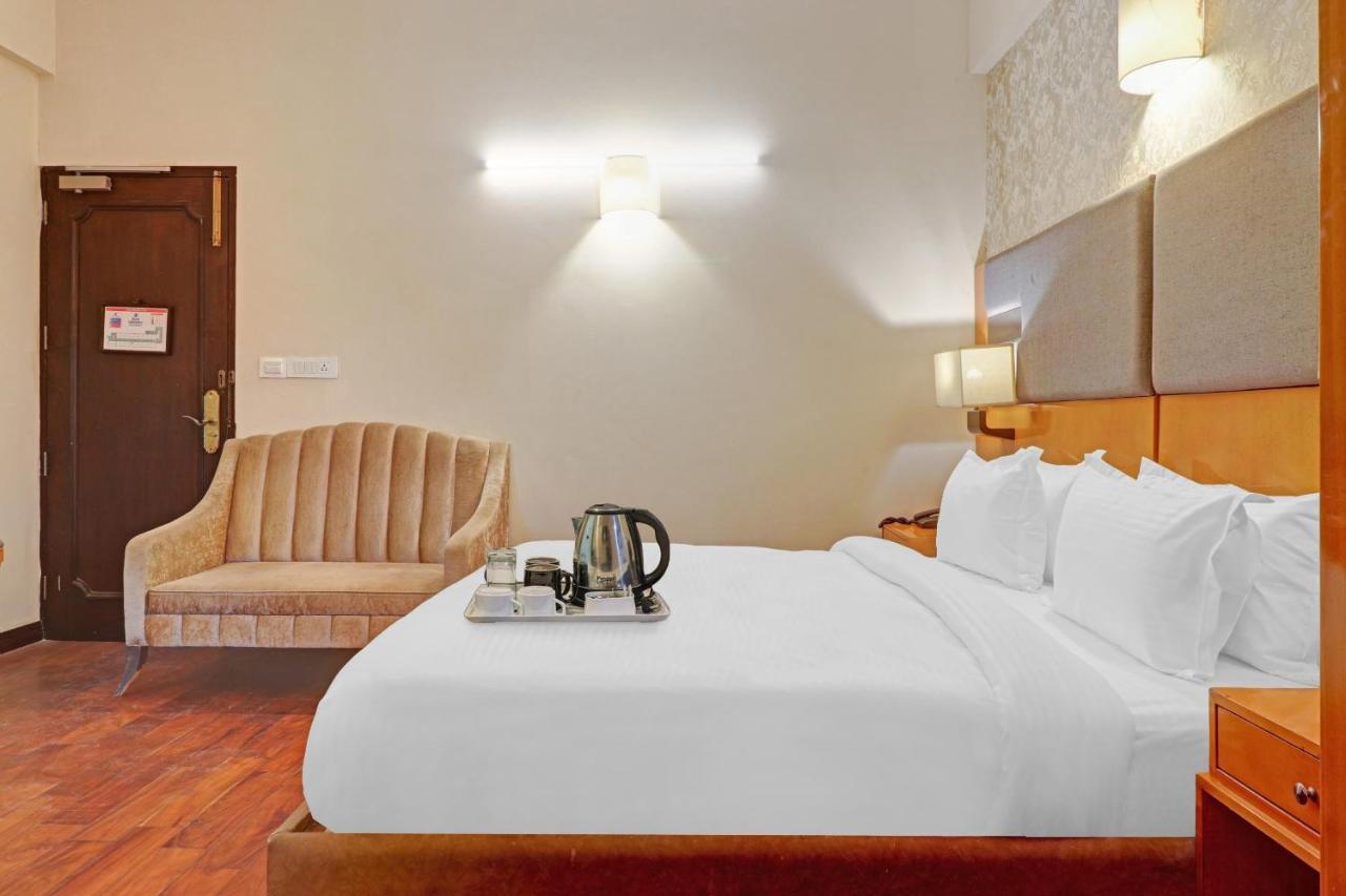 Oyo Townhouse 934 L'Elegant Hotel & Banquetby Ace Manor 加济阿巴德 外观 照片