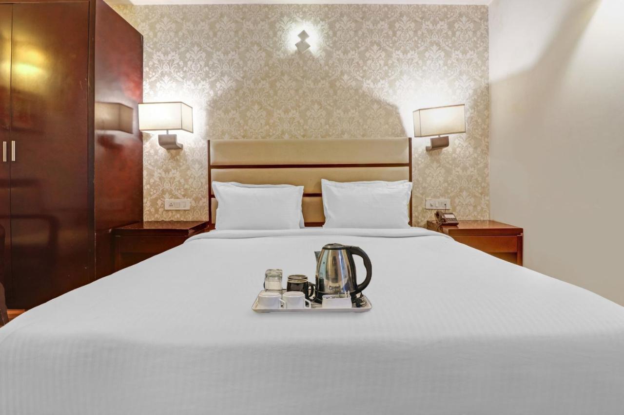 Oyo Townhouse 934 L'Elegant Hotel & Banquetby Ace Manor 加济阿巴德 外观 照片